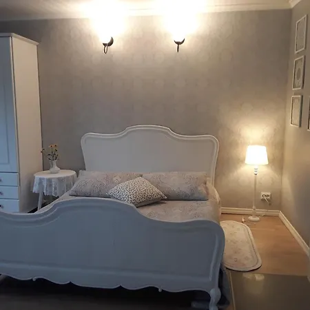 Maison Romantique * ראגאציאמס